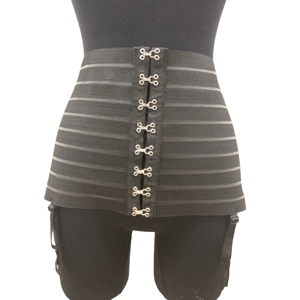Leg Avenue Wide Garter Belt ~ 8 Hook n Eye Closure ~ L ~ NWT